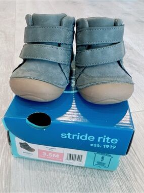 NWT Stride Rite Soft Motion Martin Boot - 3.5 M